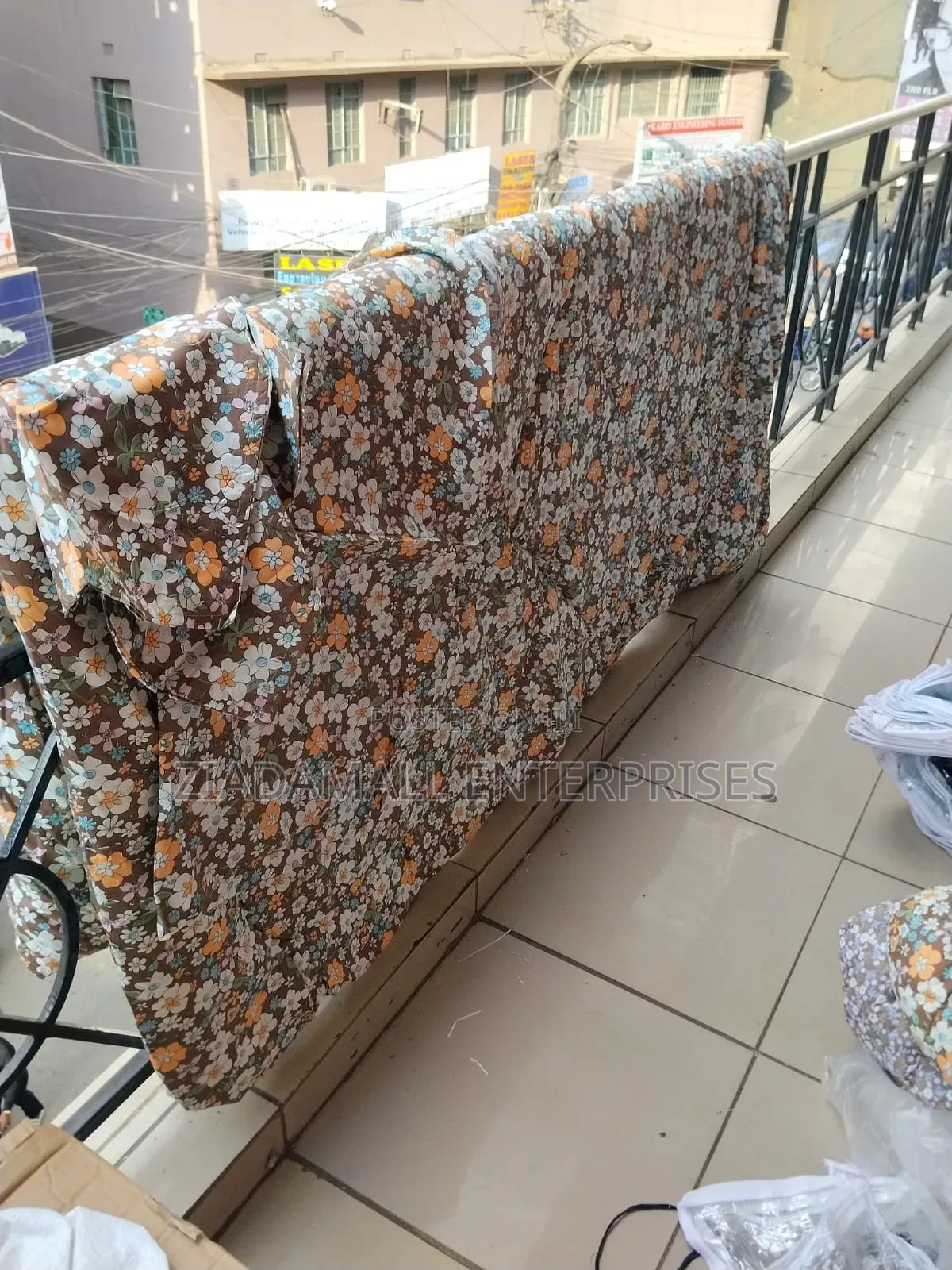 Flowered 4by6 Duvets With Bed Sheets