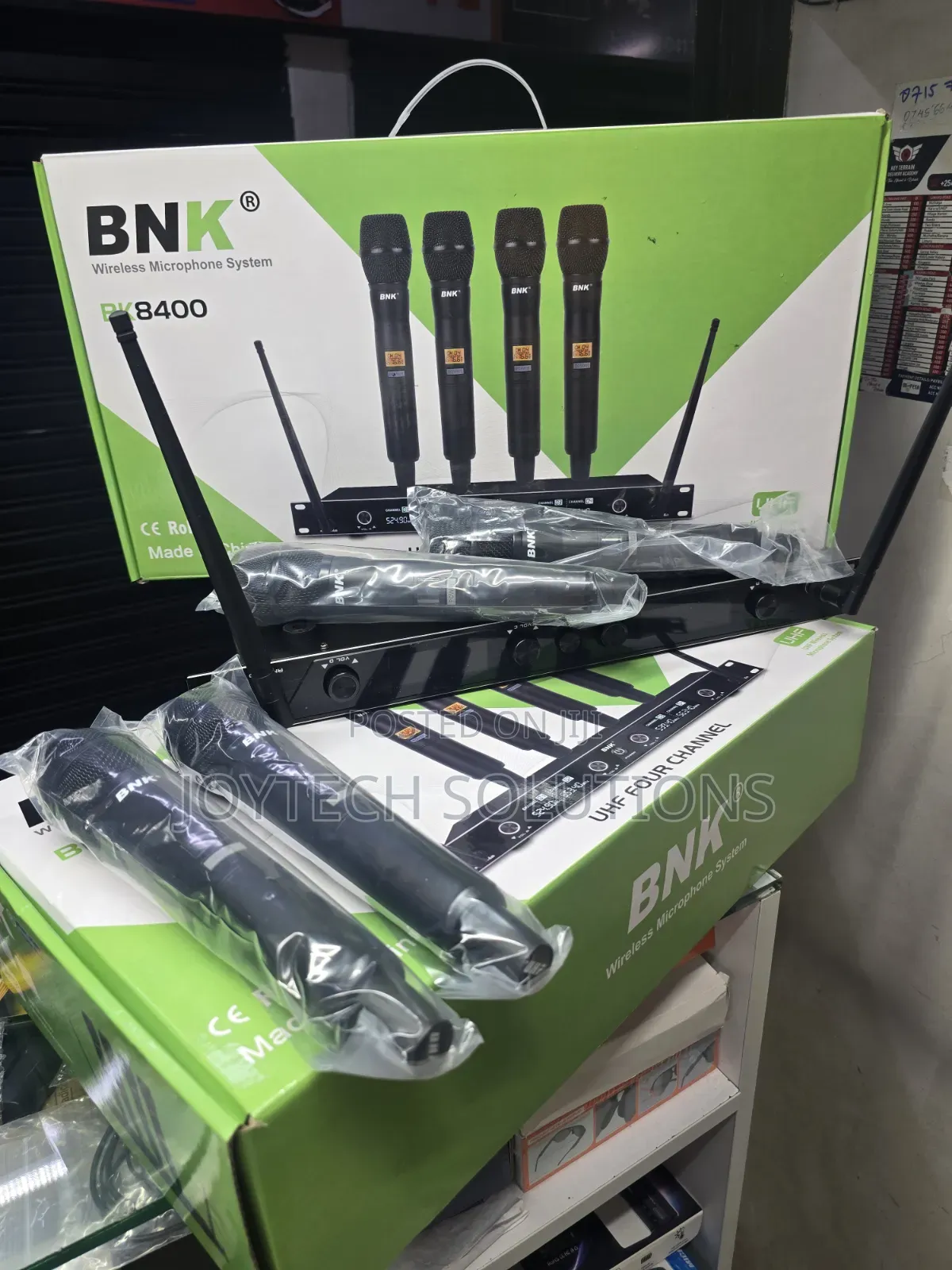 BNK BK8400 Professional UHF Wireless Mic Set – 4 Mics
