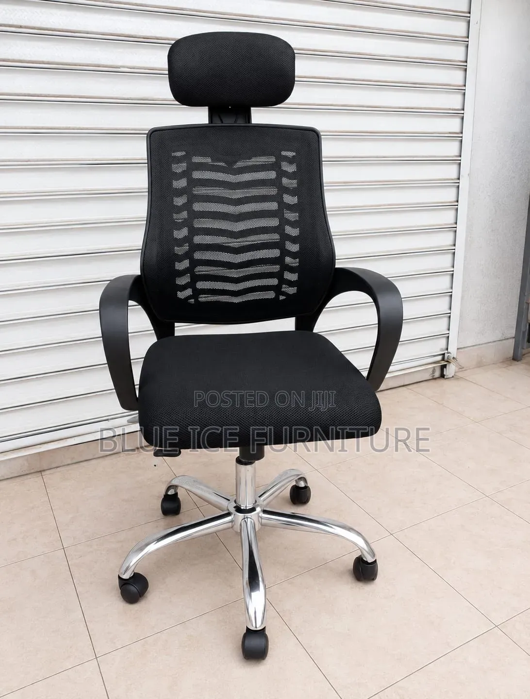 Comfortable Mesh Office Chair With Armrests / Headrest