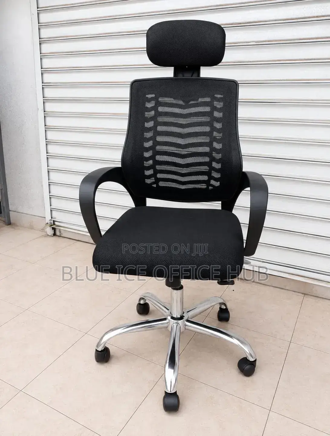 Comfortable Mesh Office Chair With Armrests / Headrest