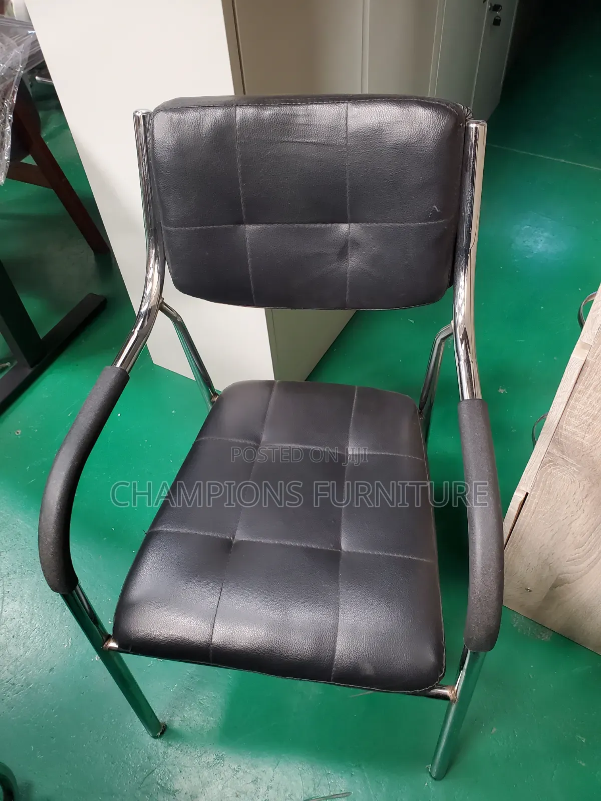 Black Modern Leather Visitors Armchair