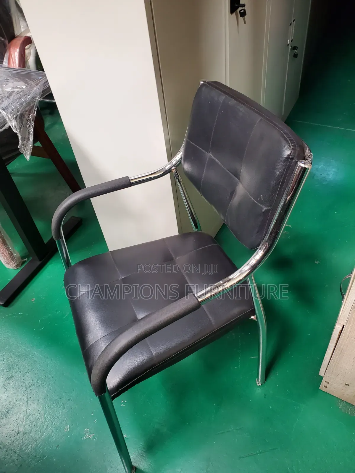 Black Modern Leather Visitors Armchair