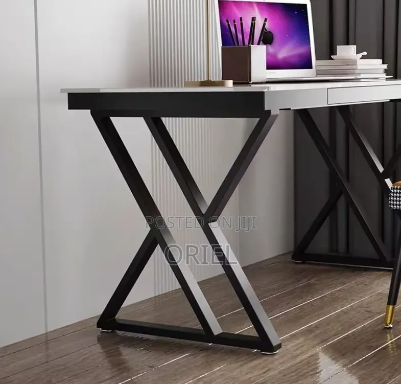 Office Desk : Black Office Computer Table