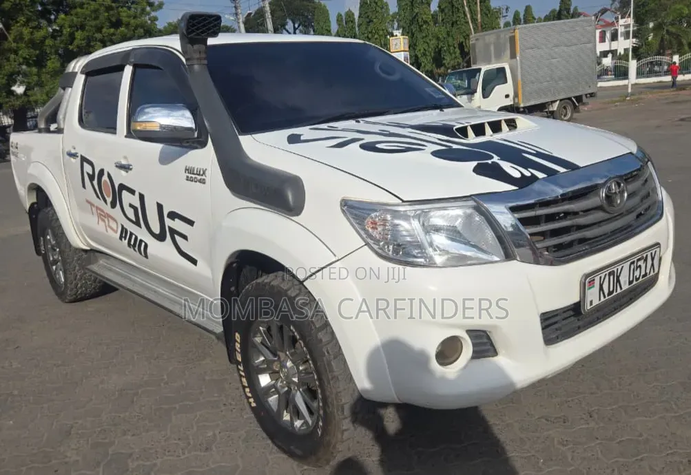 Toyota Hilux 2015 White