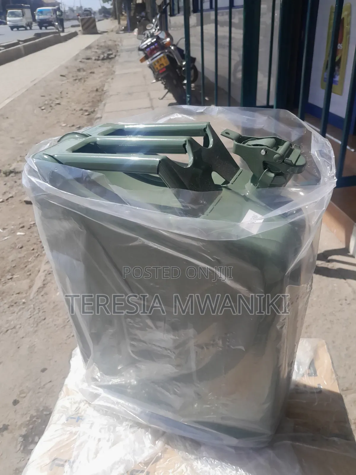 20ltrs Metalic Fuel Jerrycan, (Jag