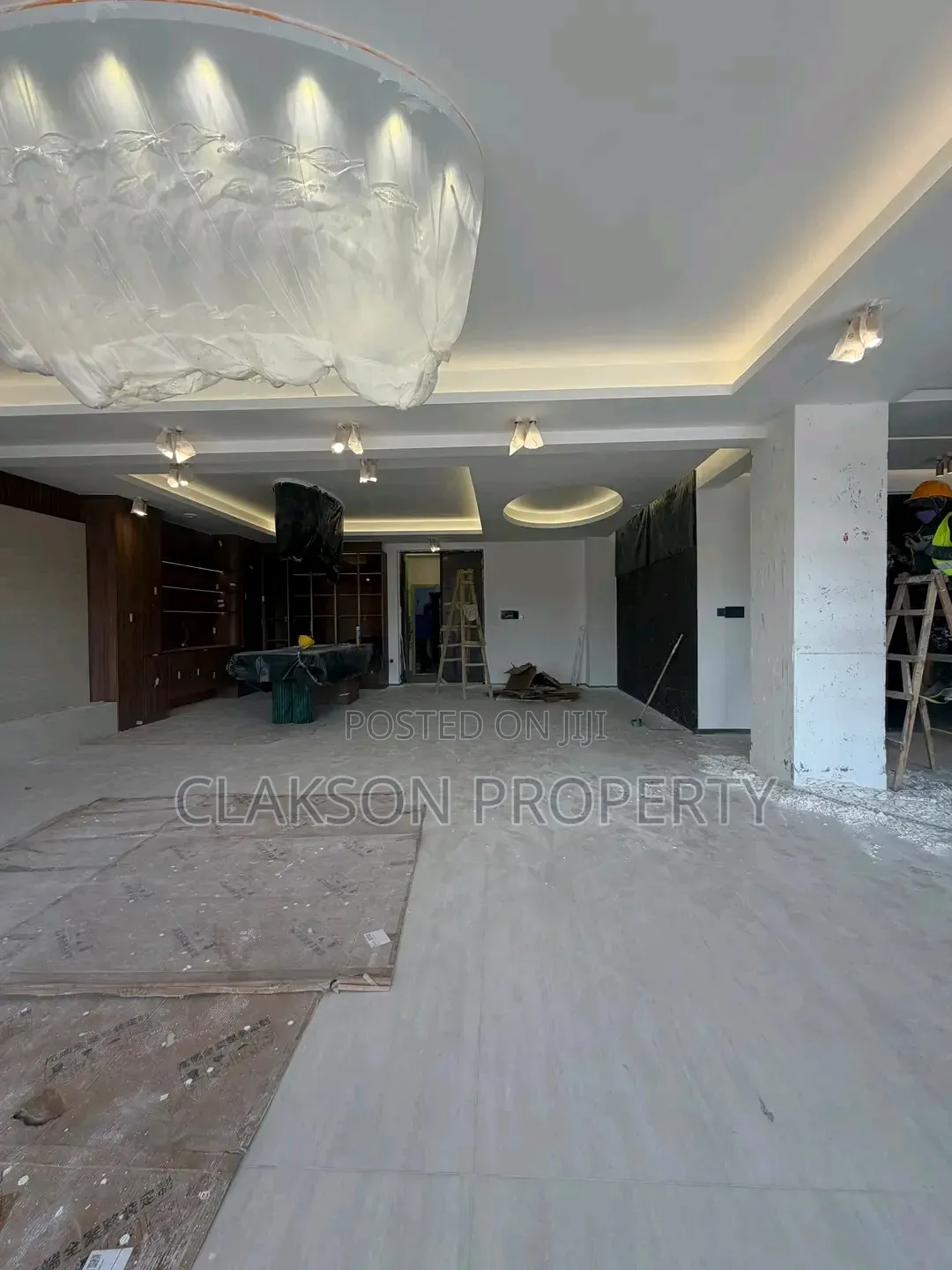 3bdrm Apartment in Westland, Spring Valley for sale