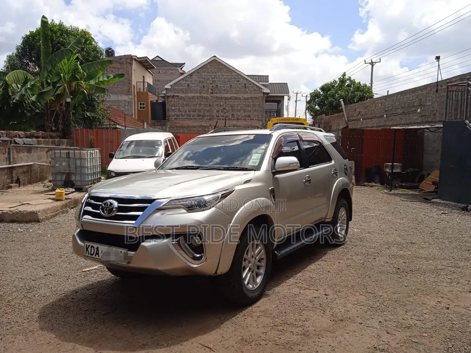 Toyota Fortuner 2.7 RWD 2012 Silver