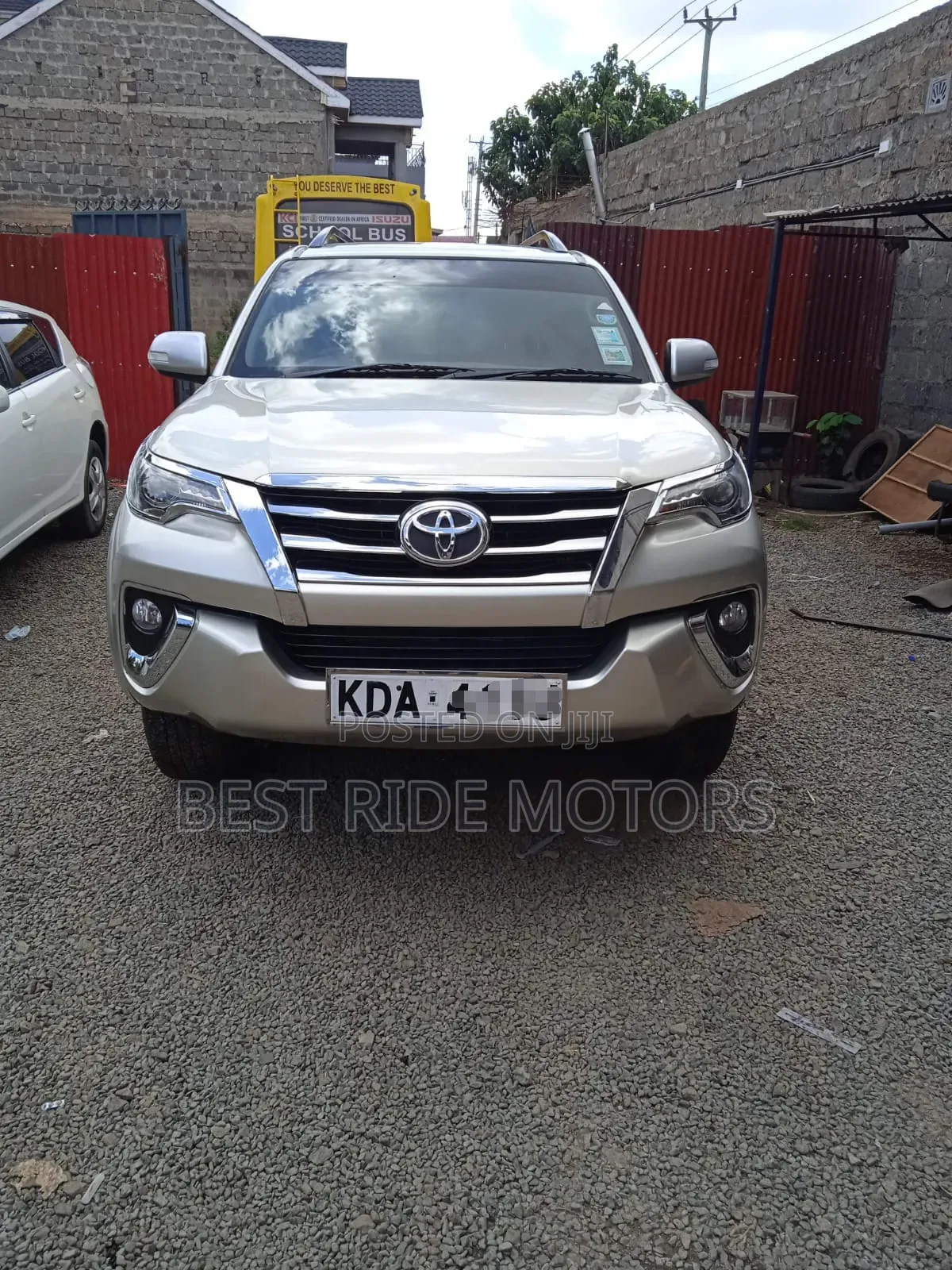 Toyota Fortuner 2.7 RWD 2012 Silver