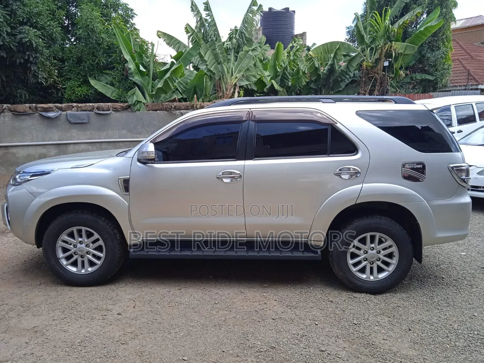 Toyota Fortuner 2.7 RWD 2012 Silver