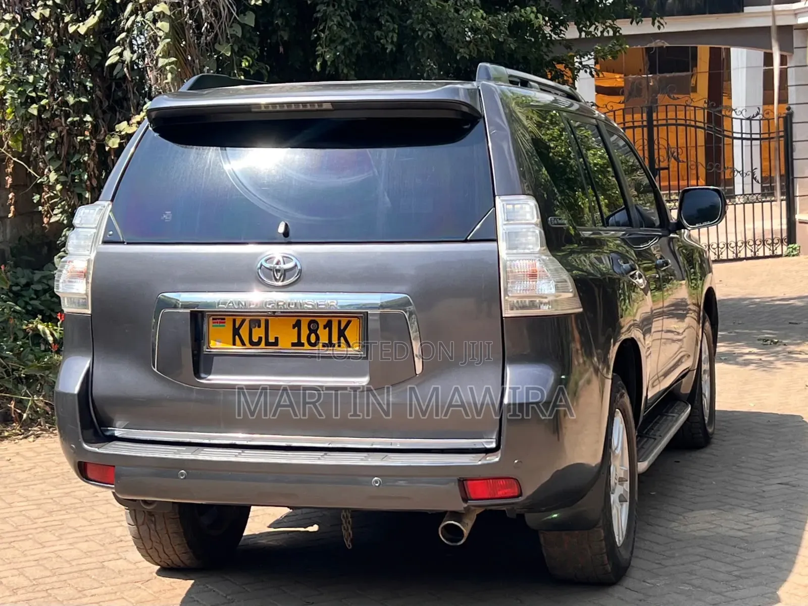 Toyota Land Cruiser Prado 2011 Gray