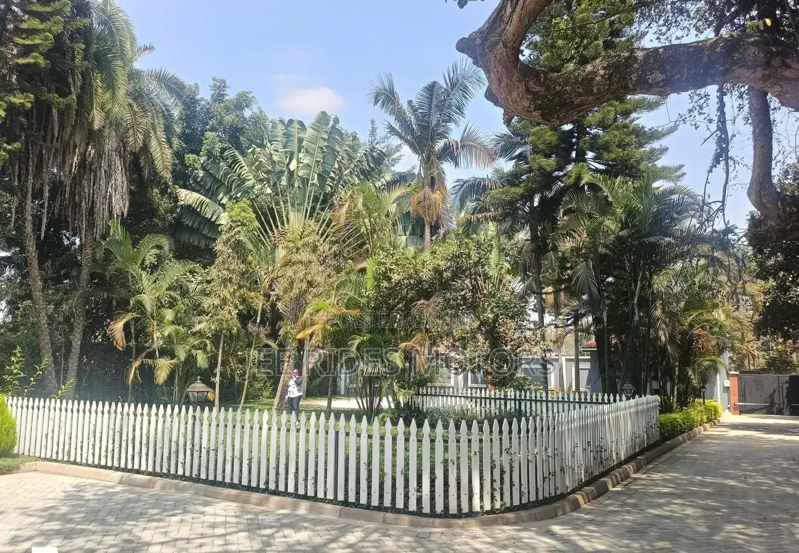 5bdrm House in Garden Estate, Nairobi Central for sale