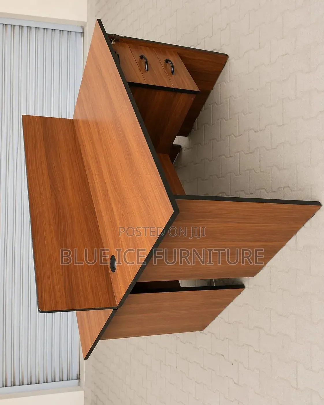 Office Workstation - 2-Way Office Workstation With Privacy Divider
