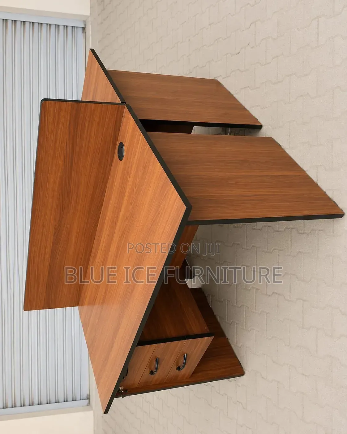Office Workstation - 2-Way Office Workstation With Privacy Divider