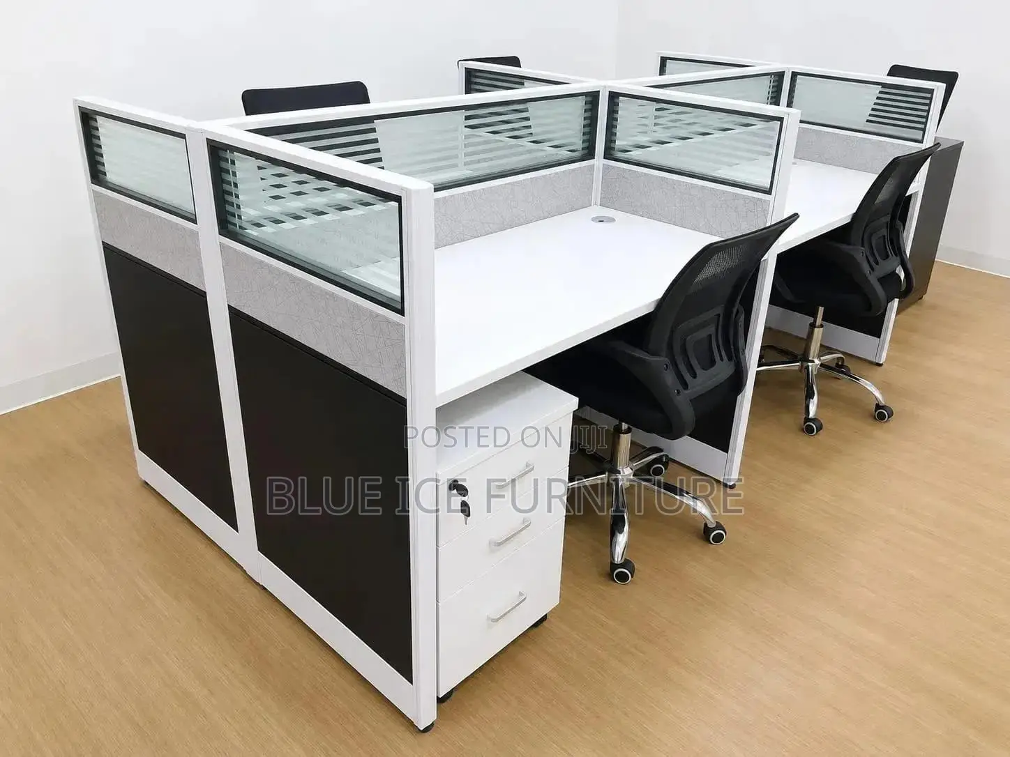 4-Way Office Workstation With Glass Partitions and Lockable Drawers