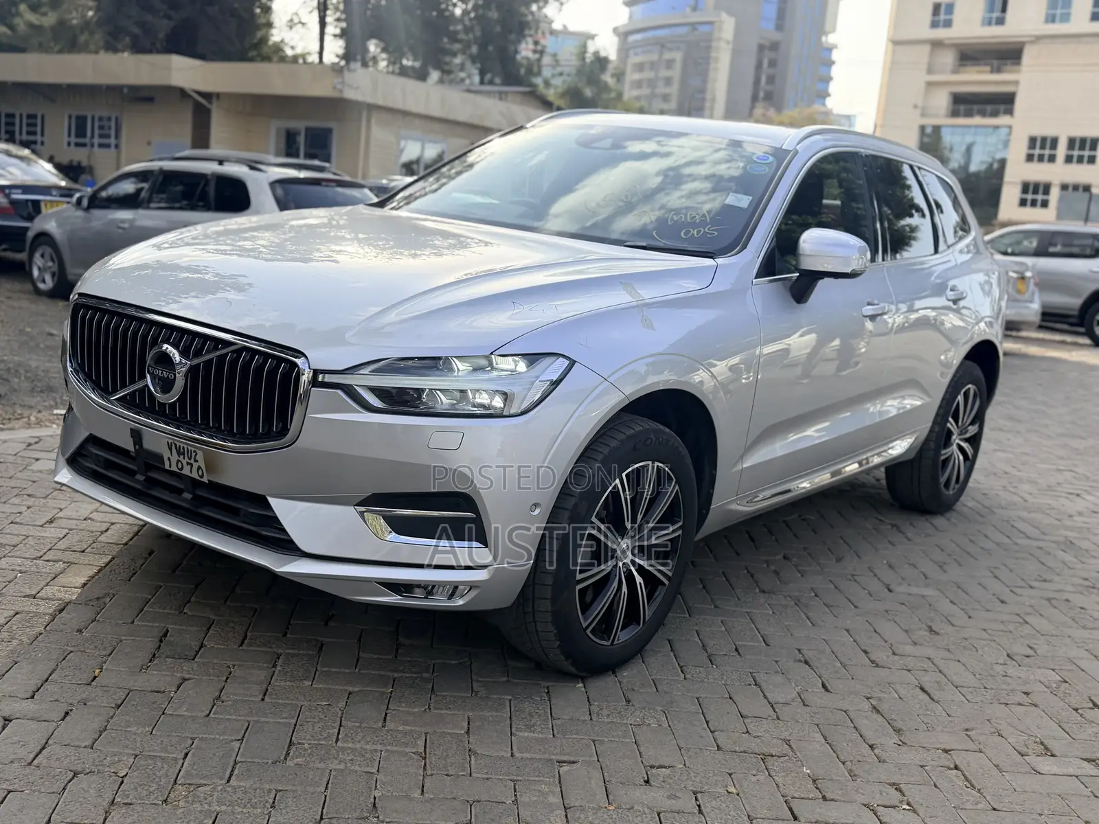 Volvo XC60 2019 Silver
