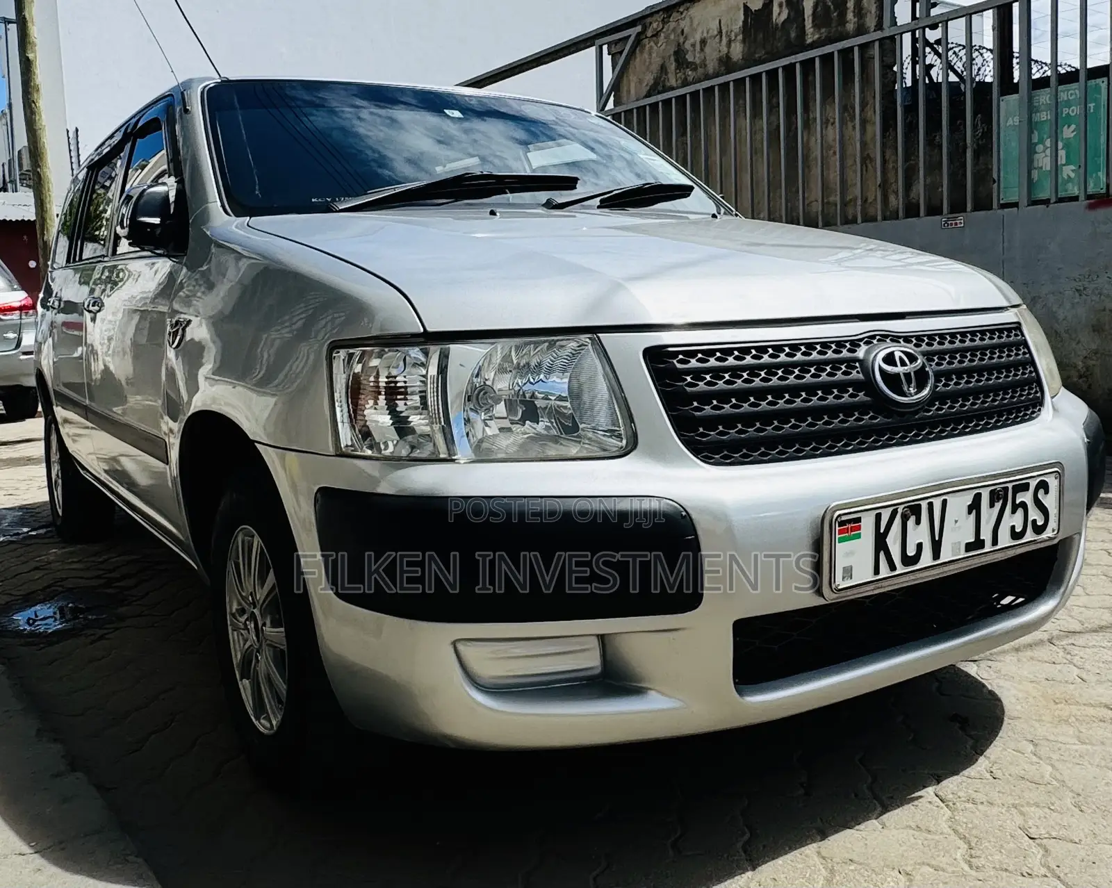 Toyota Succeed 2012 Silver