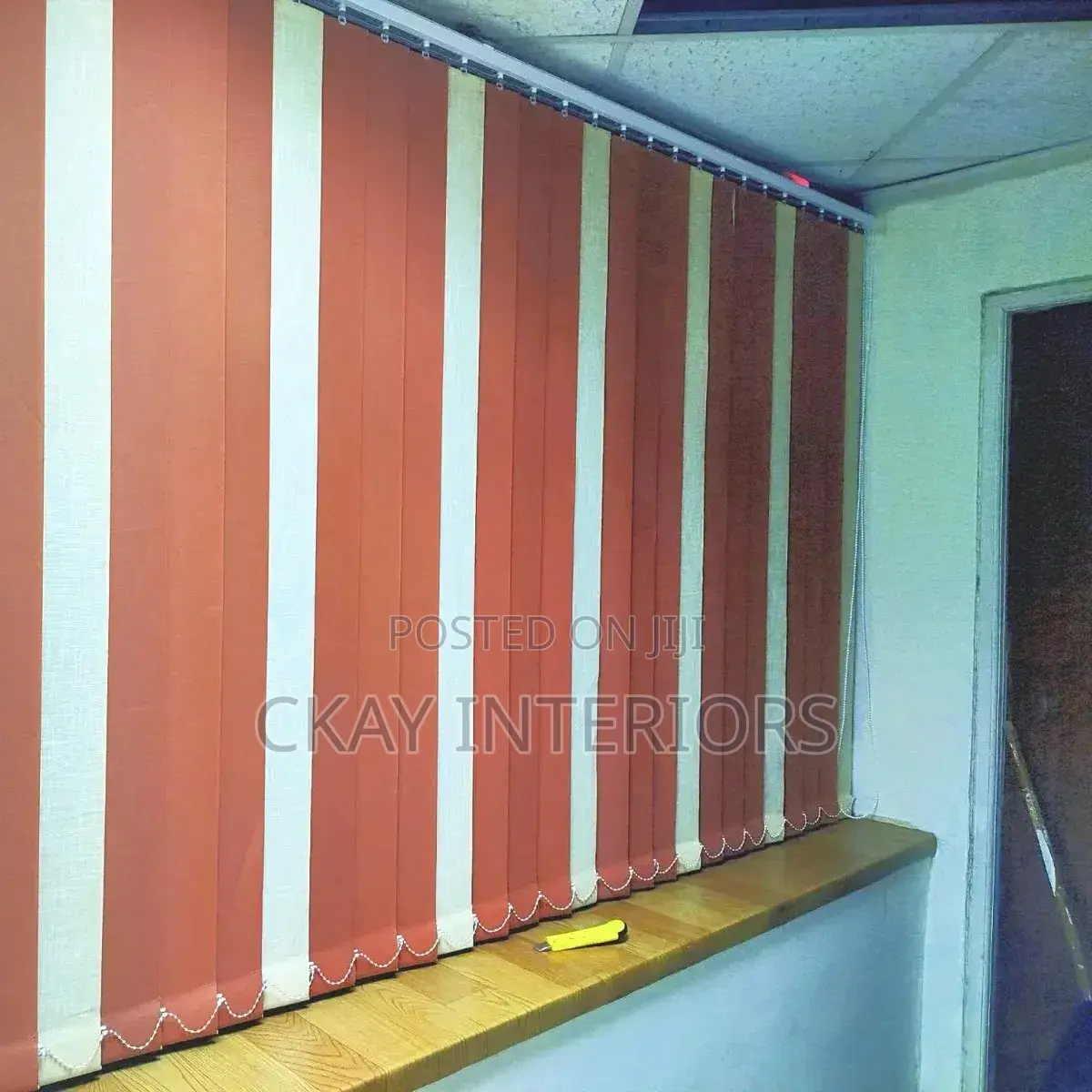 Turning Daylight Into Part of the Decor With Vertical Office Blinds