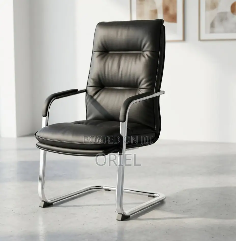 Office Chair : Black Leather Visitor Seating Chair