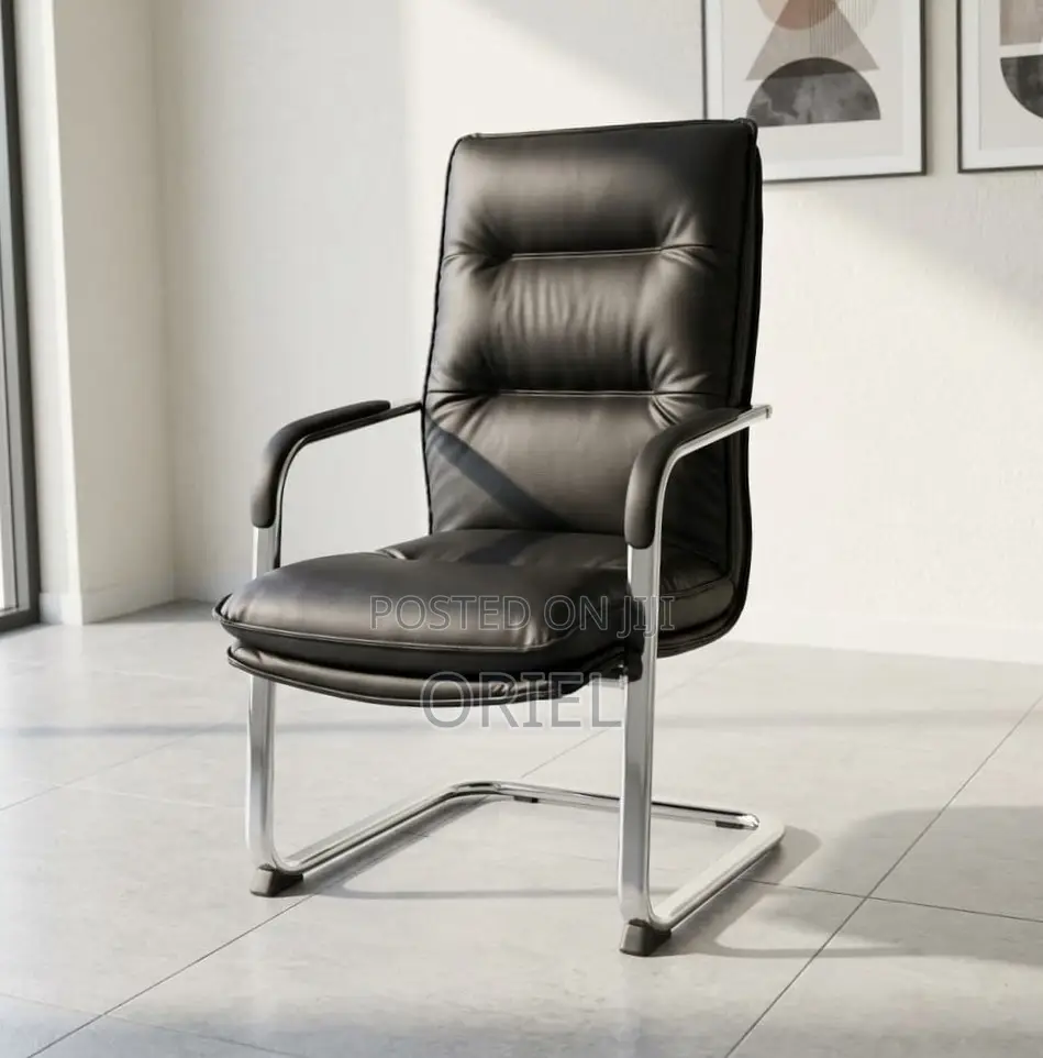 Office Chair : Black Leather Visitor Seating Chair