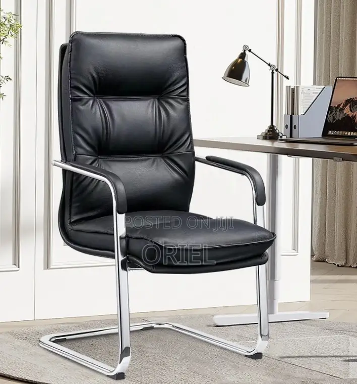 Office Chair : Black Leather Visitor Seating Chair
