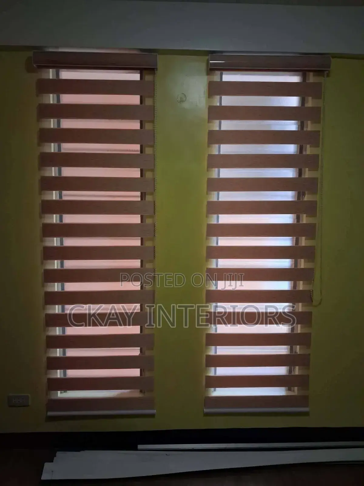Bring Modern Character to Your Walls With Horizontal Office Blinds