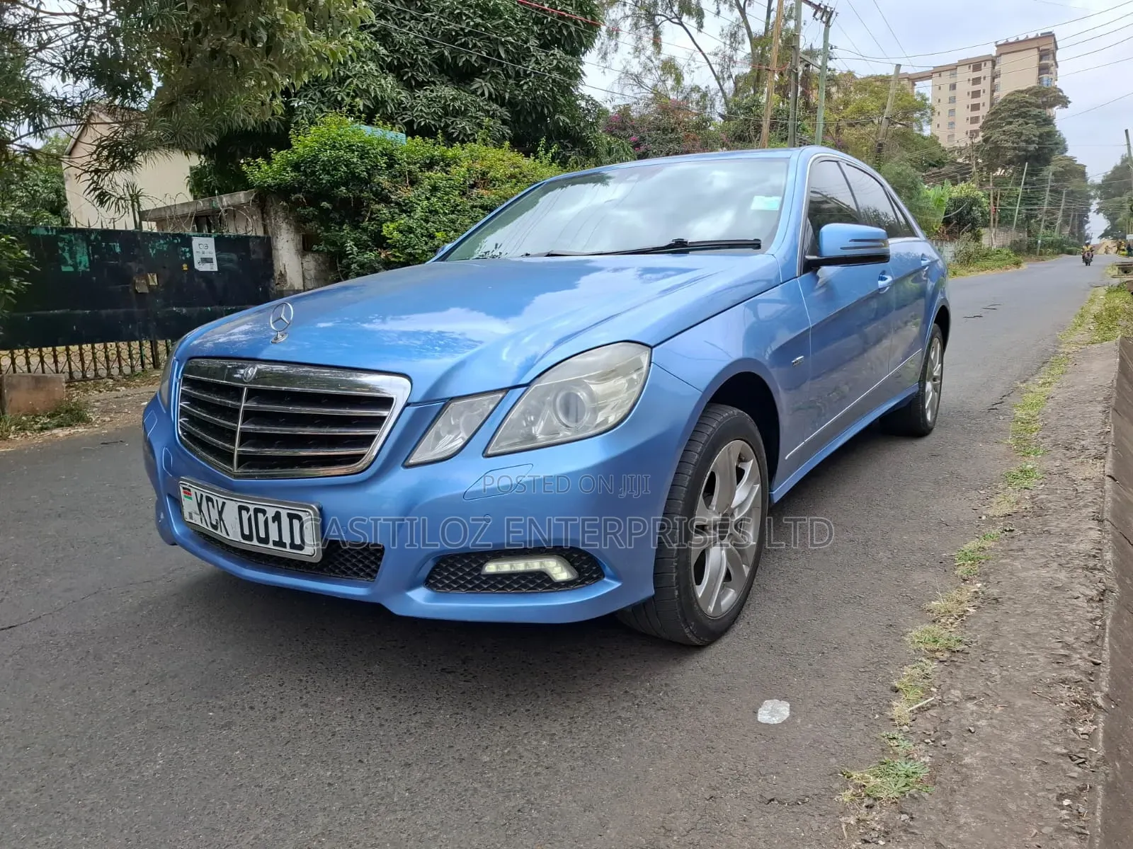 Mercedes-Benz E250 2011 Blue