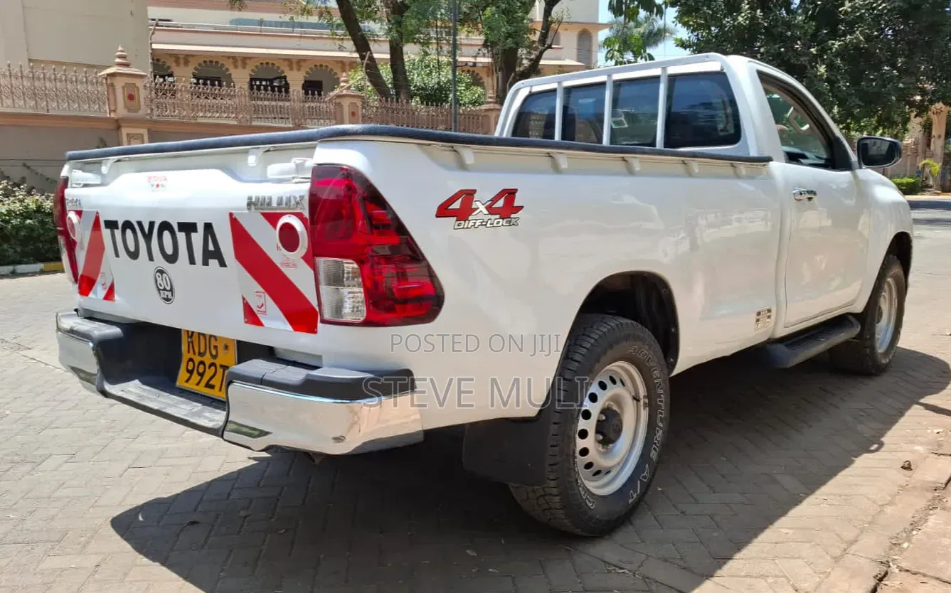 Toyota Hilux 2017 White
