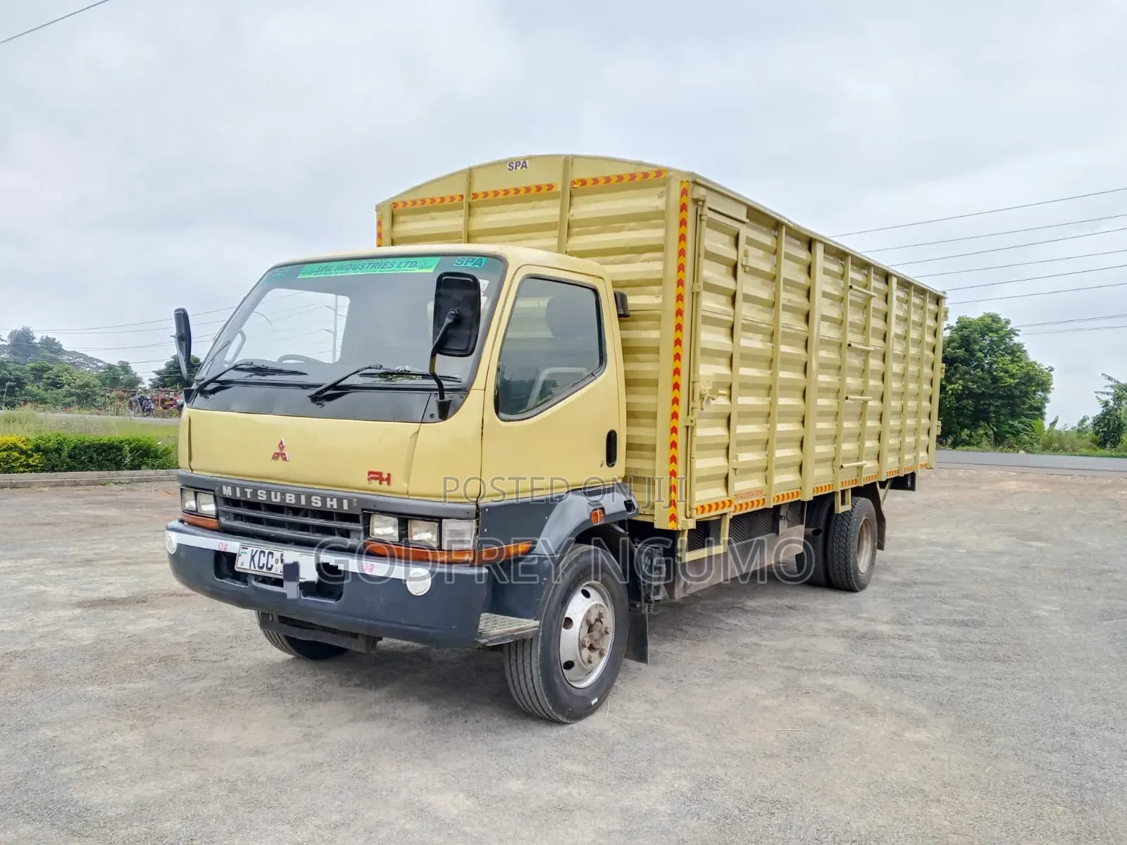 Mitsubishi Fh215 2014 Yellow