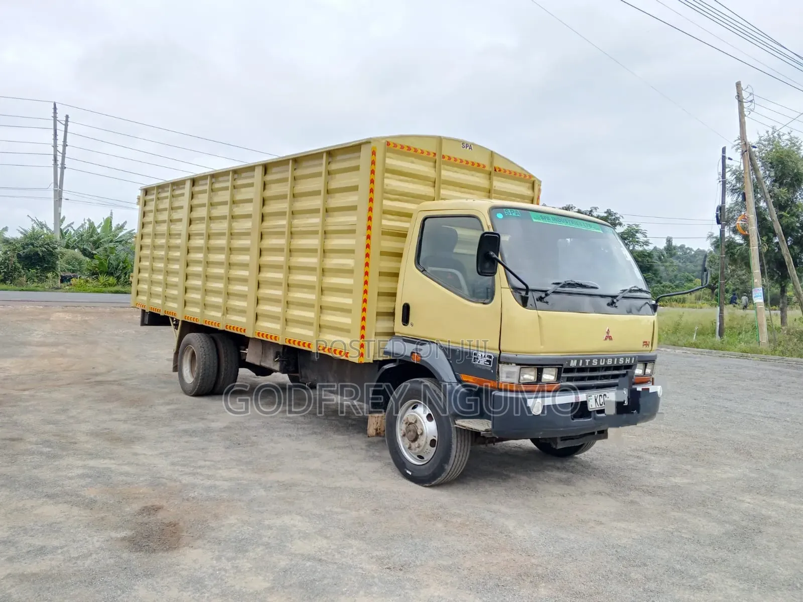 Mitsubishi Fh215 2014 Yellow