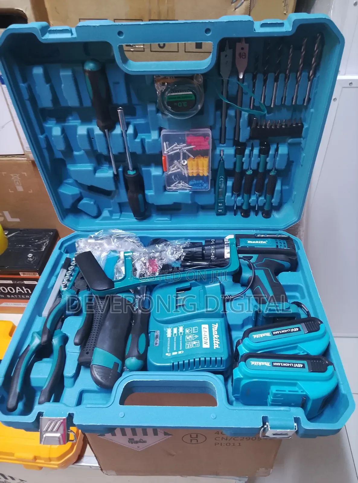 Makita Drill Set