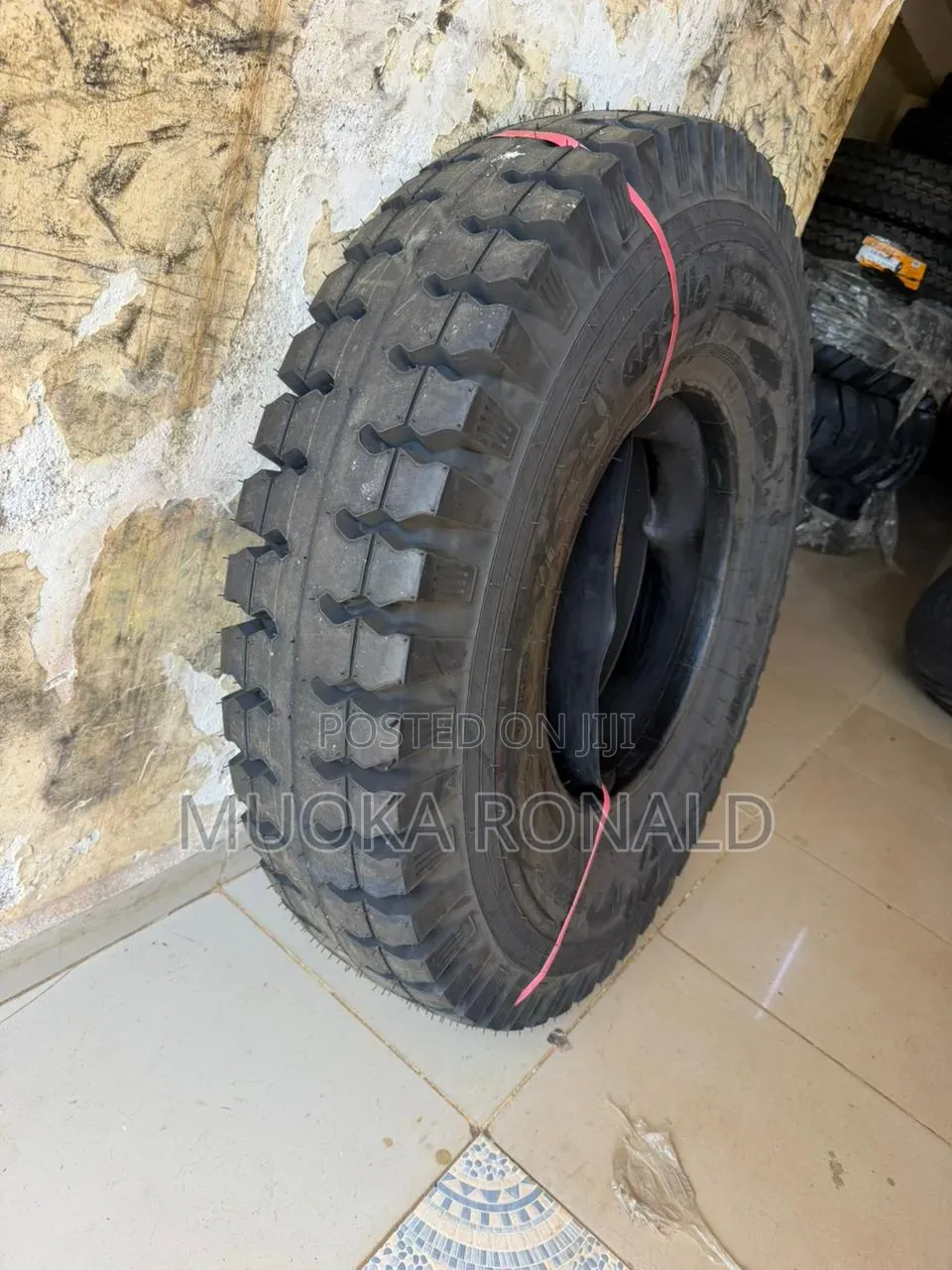 10.00-20 Apollo Tyre Made in India