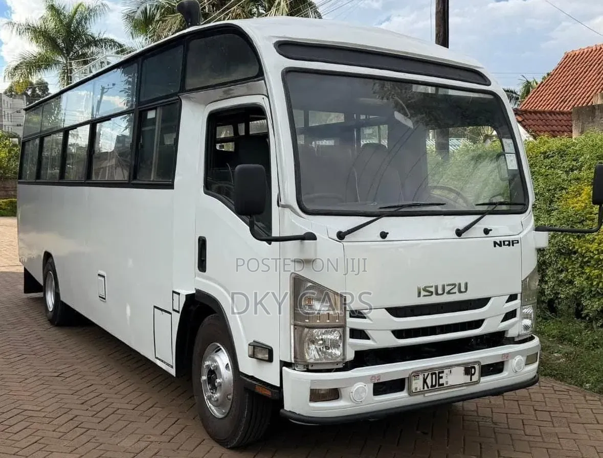Isuzu NQR 2021 White