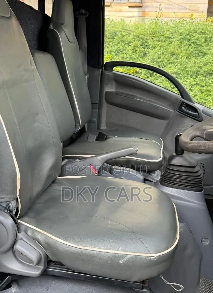 Isuzu NQR 2021 White