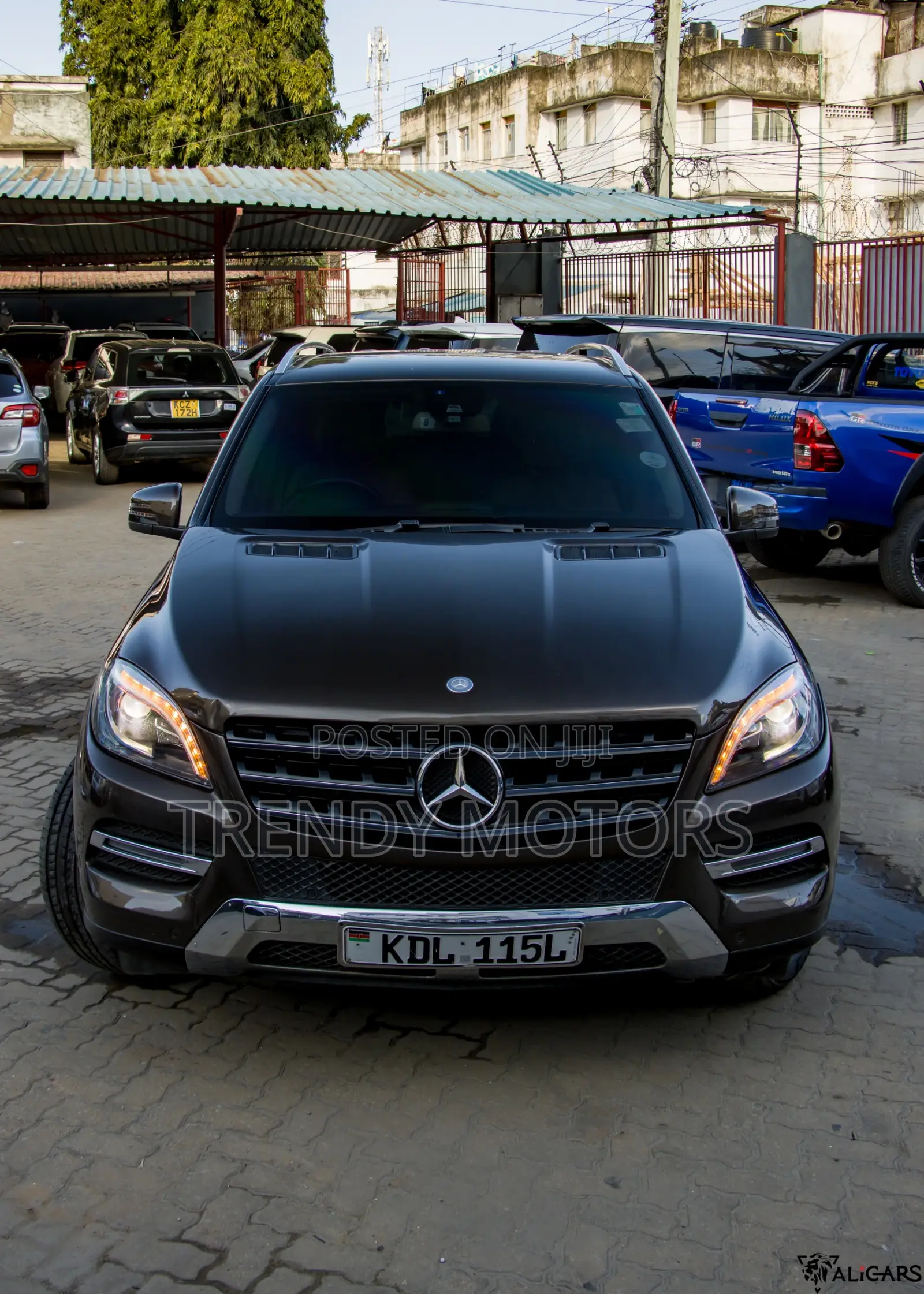 Mercedes-Benz M Class 2013 Brown