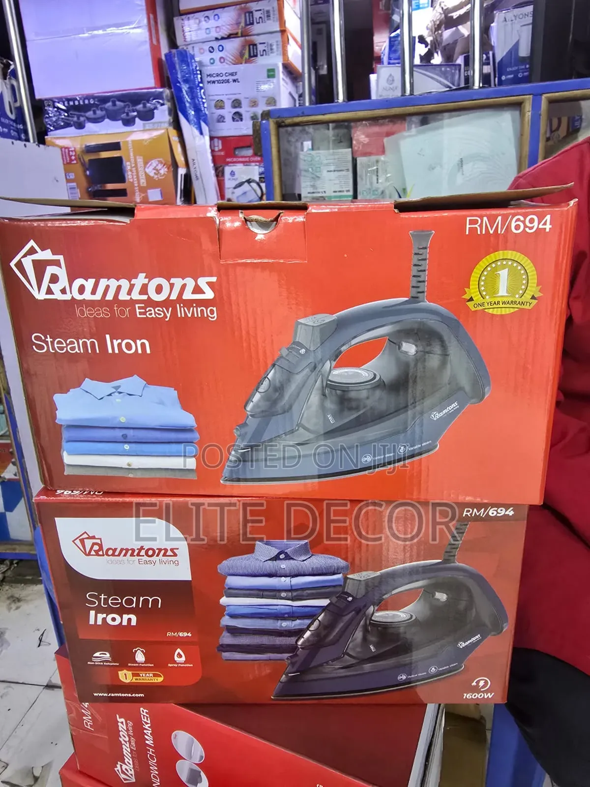 Ramtons RM/694 1600W Steam Iron – Non-Stick Soleplate, Vertical
