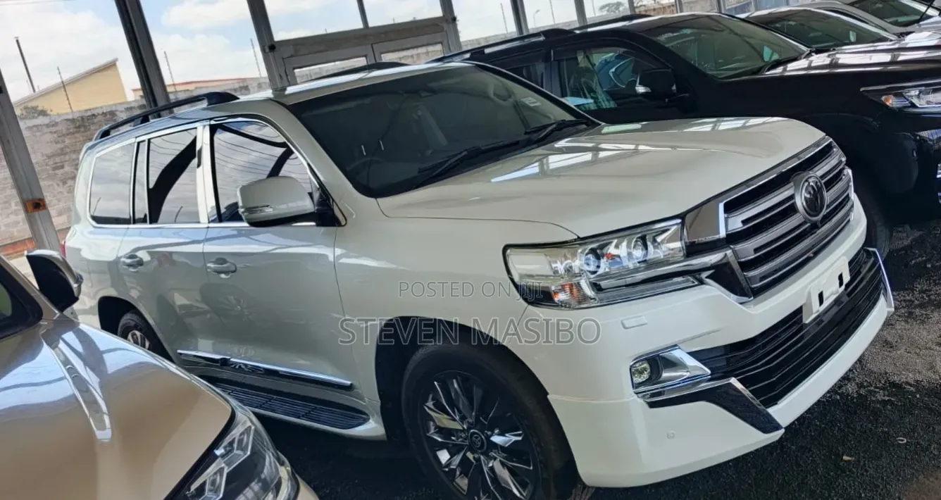 Toyota Land Cruiser 4.5 V8 VXR 2020 White