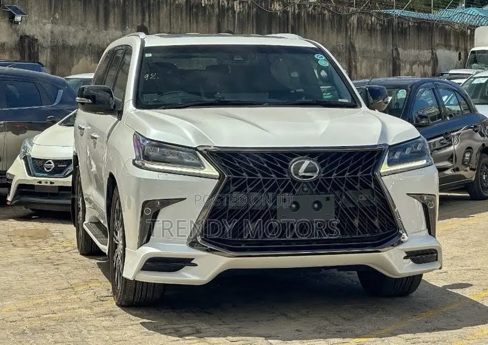 Lexus LX 2022 White
