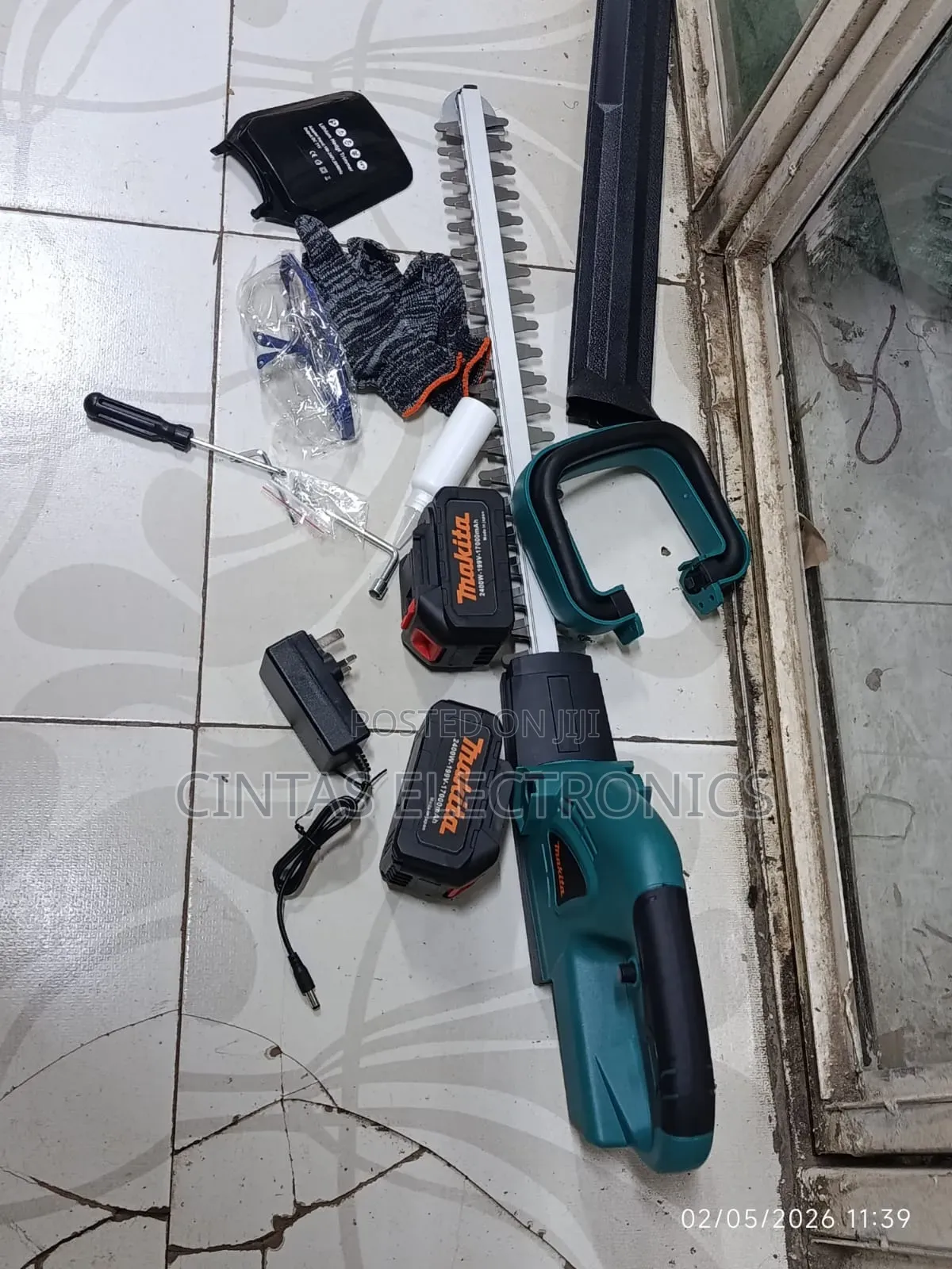 Cordless Makita Edge Trimmer