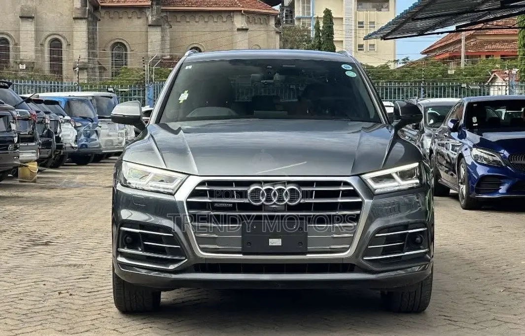 Audi Q5 2.0T Premium AWD quattro 2019 Gray