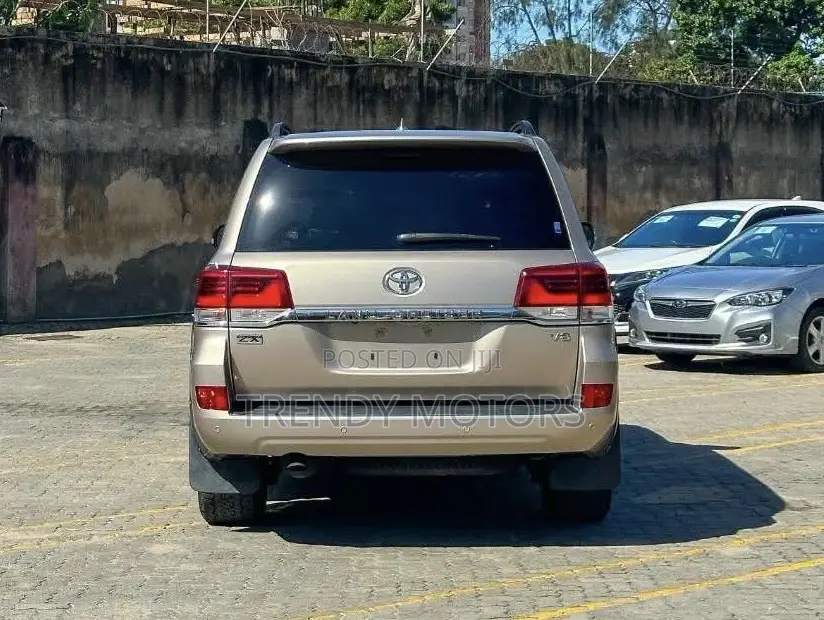 Toyota Land Cruiser 2019 Beige
