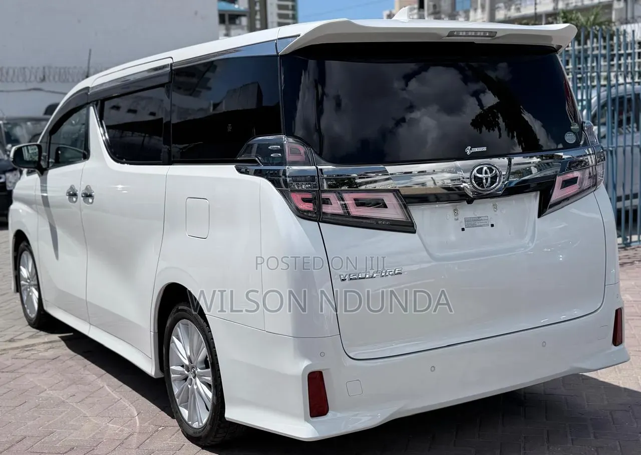 Toyota Vellfire 2019 White