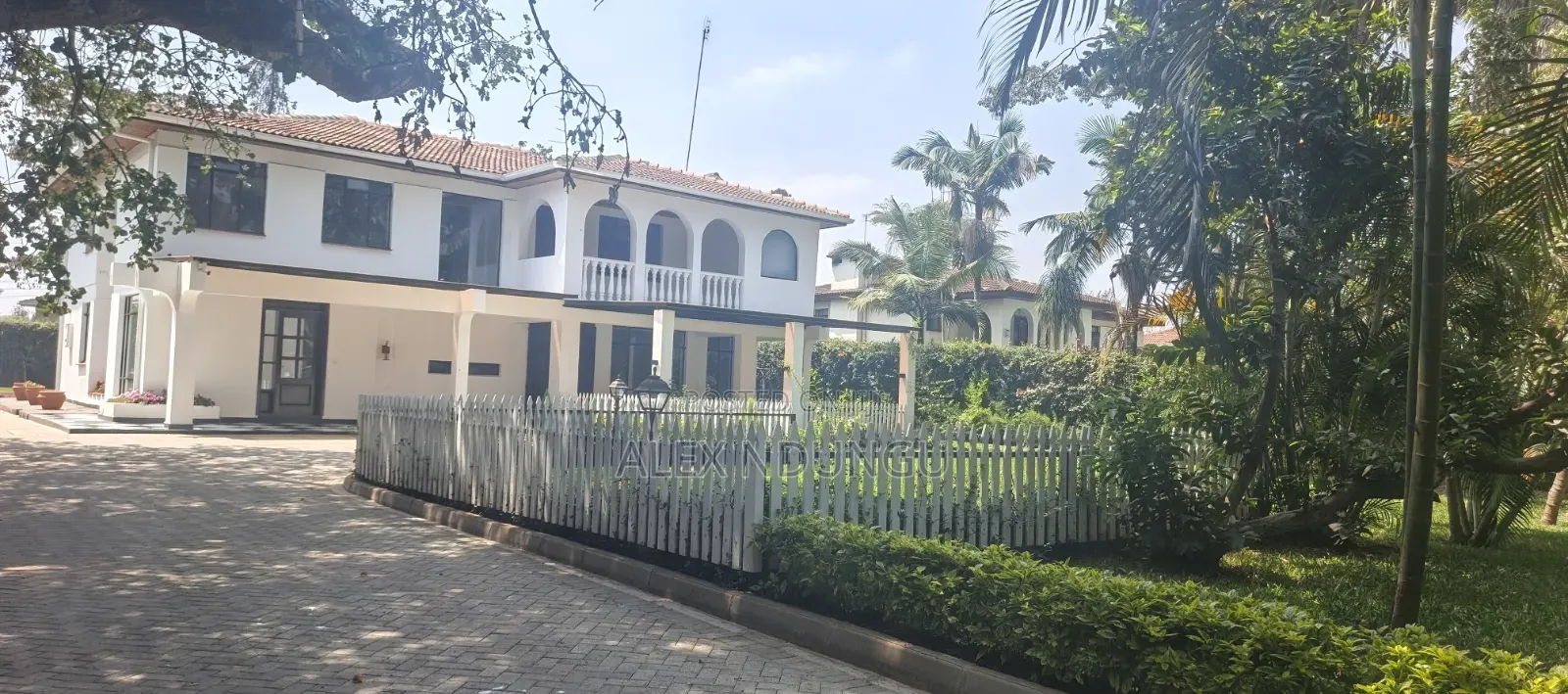 5bdrm House in Nairobi Central for sale