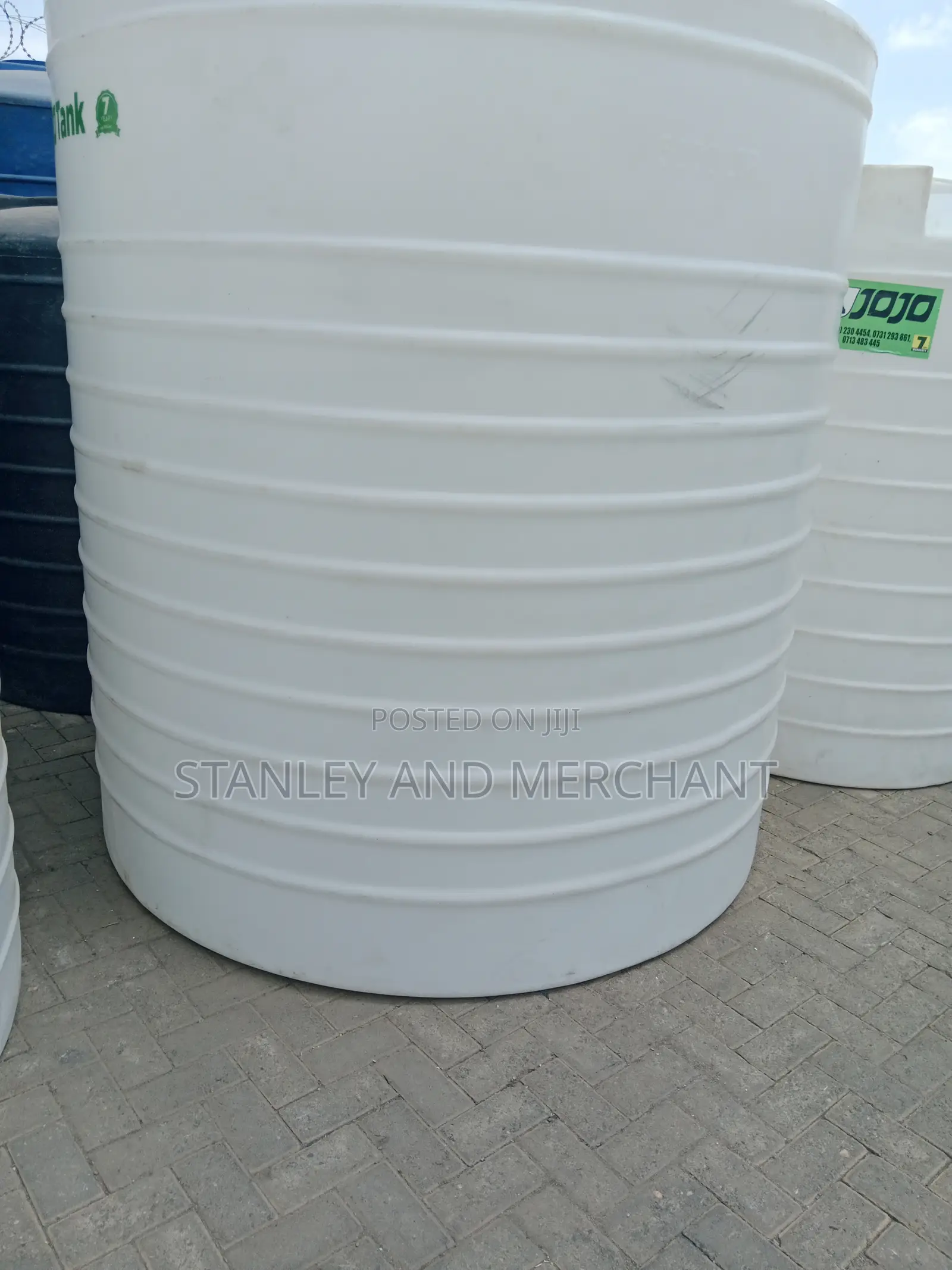 4600 White, Clear Tanks