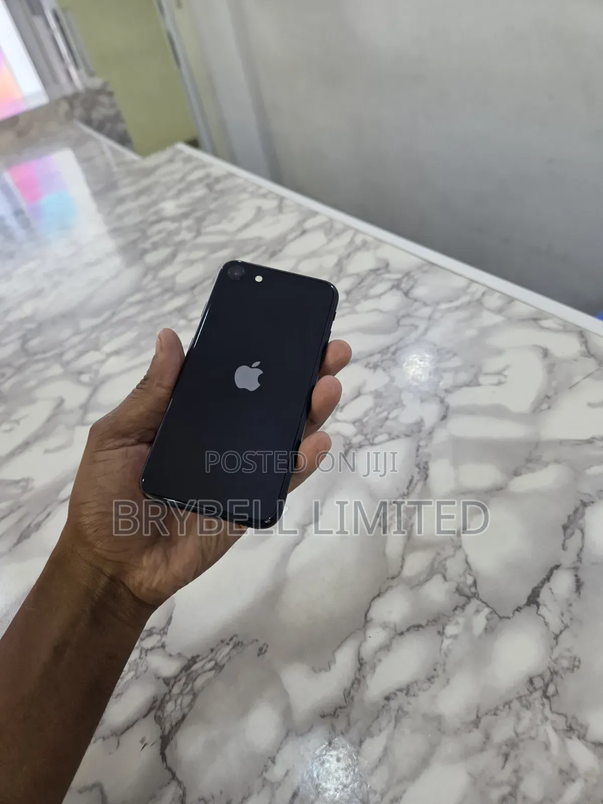 Apple iPhone SE (2022) 64 GB Black
