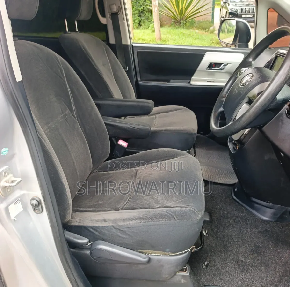 Toyota Noah 2012 Gray