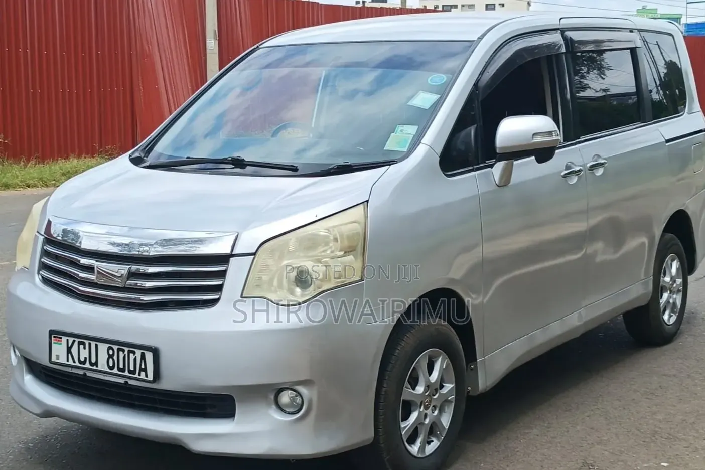 Toyota Noah 2012 Gray