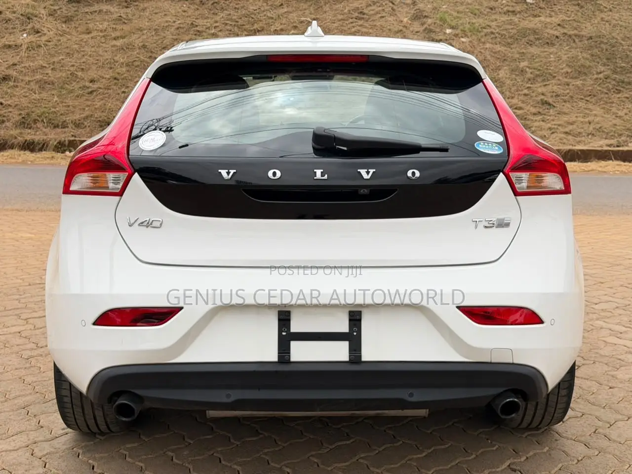 Volvo V40 2019 White