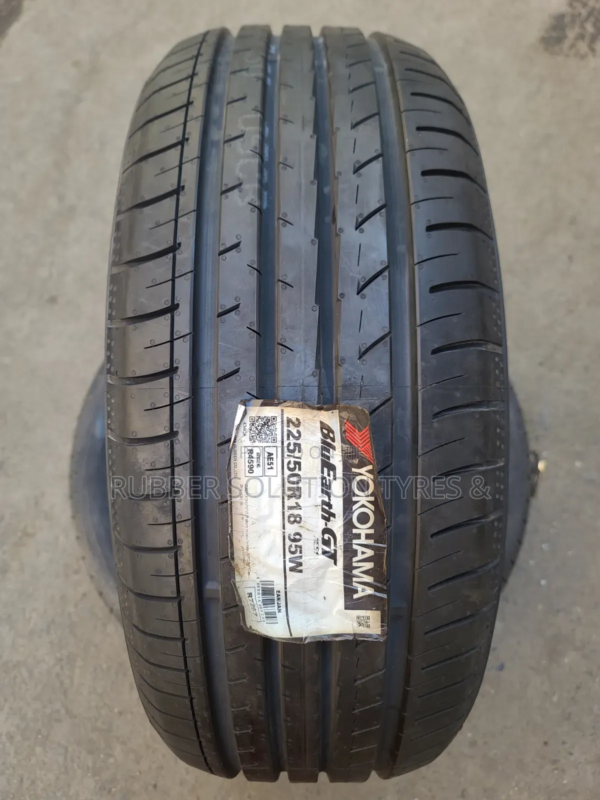 225 /50 R18 Yokohama Tyres 95w Bluearth-Gt (Japana )