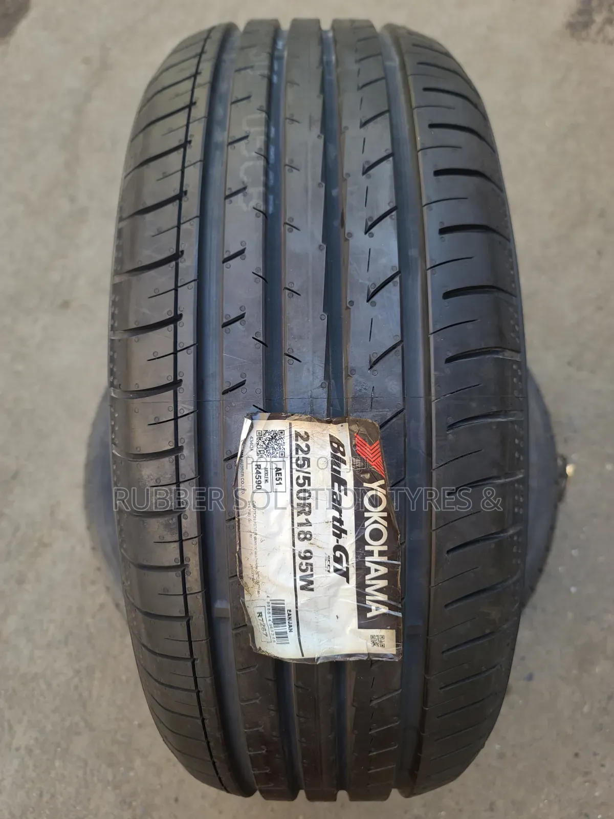 225 /50 R18 Yokohama Tyres 95w Bluearth-Gt (Japana )