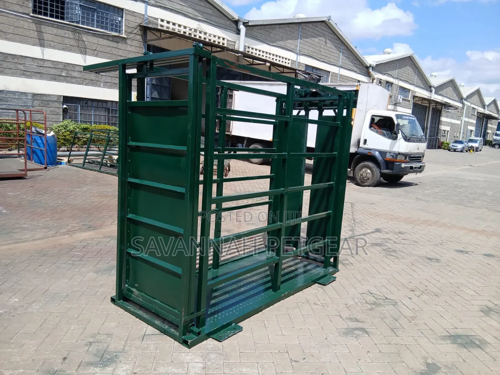 Heavy-Duty Steel Basic Cattle Crush (Or Squeeze Chute)